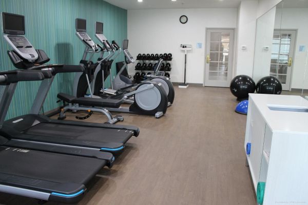 Holiday Inn Express & Suites TULARE (Tulare)